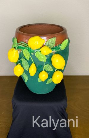 Lemons sculpture